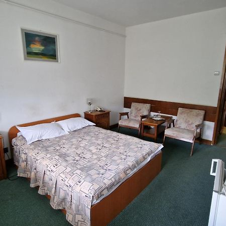 Hotel Bradul - Covasna Bagian luar foto