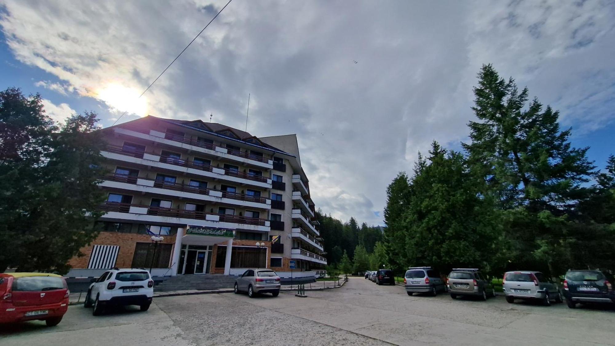 Hotel Bradul - Covasna Bagian luar foto