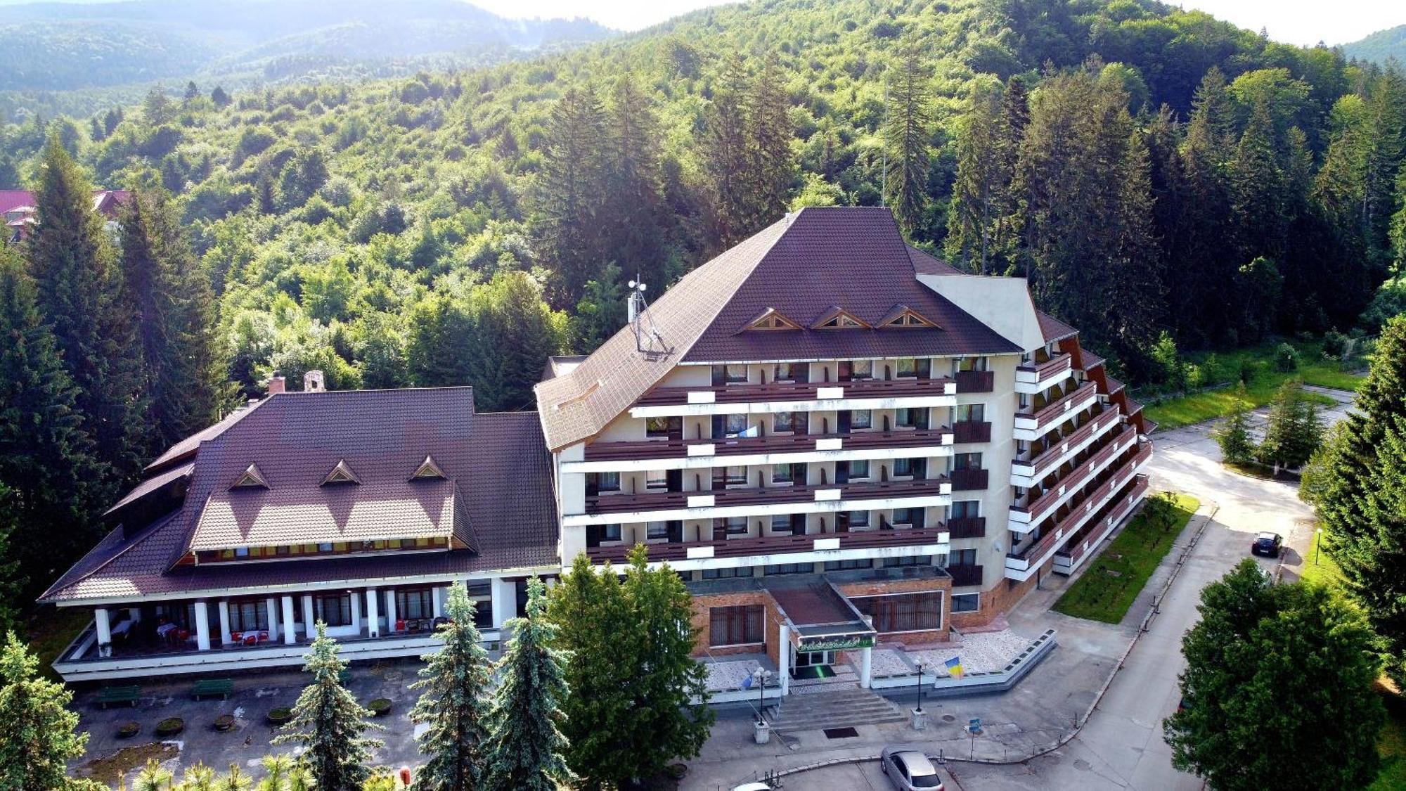 Hotel Bradul - Covasna Bagian luar foto