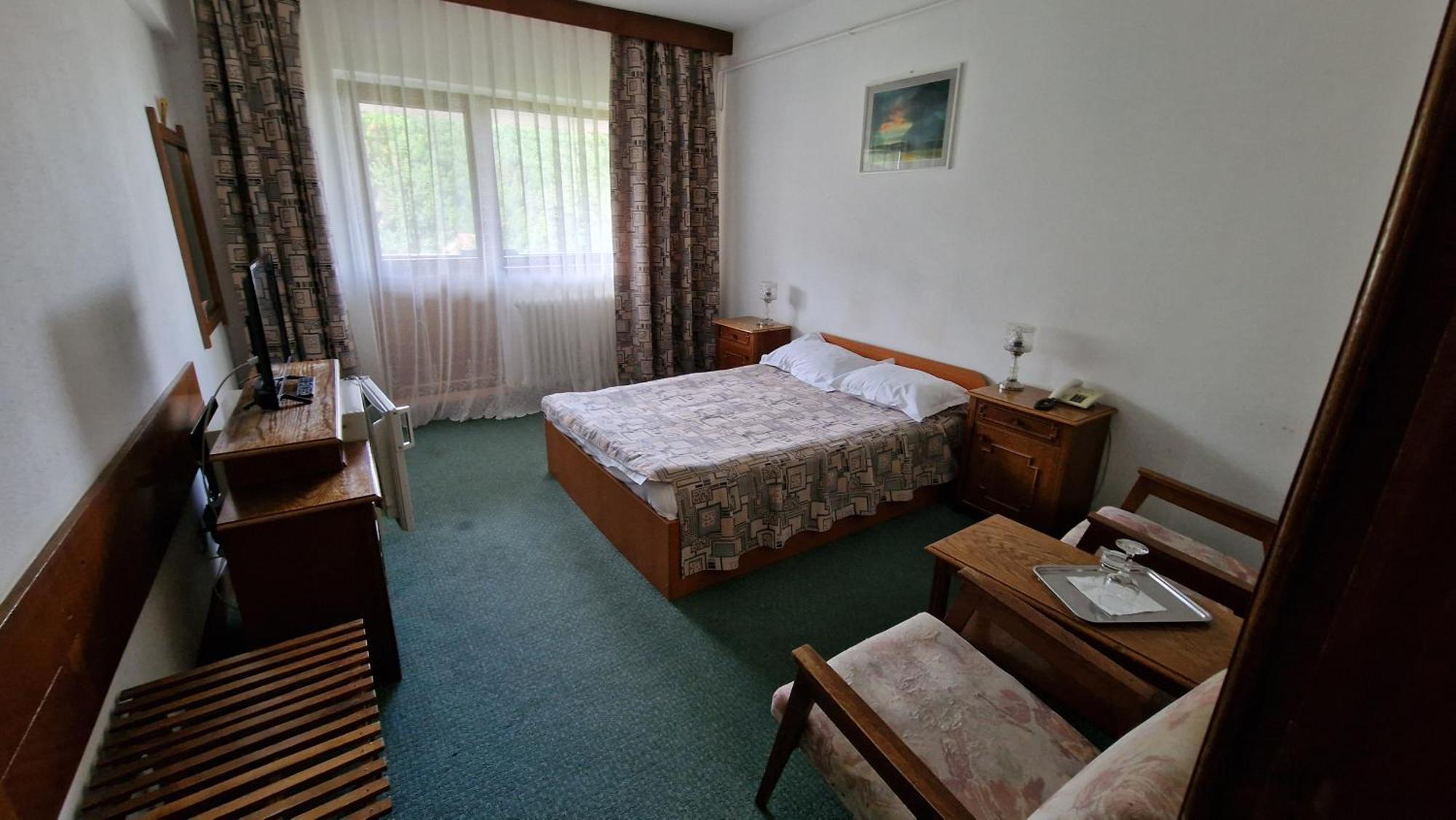 Hotel Bradul - Covasna Bagian luar foto